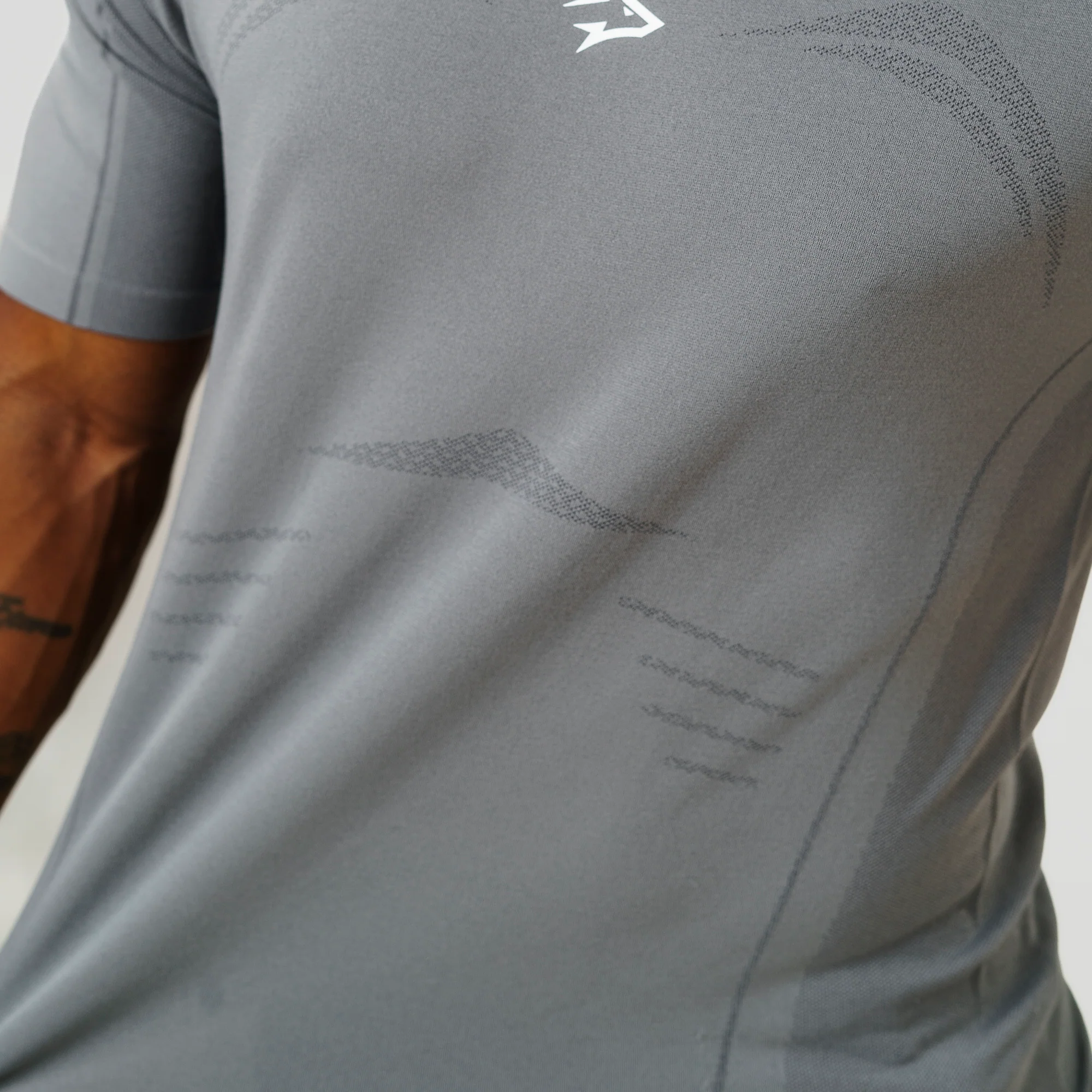 Camiseta Apex Dry Power Cinza - Sem Costura - Image 9