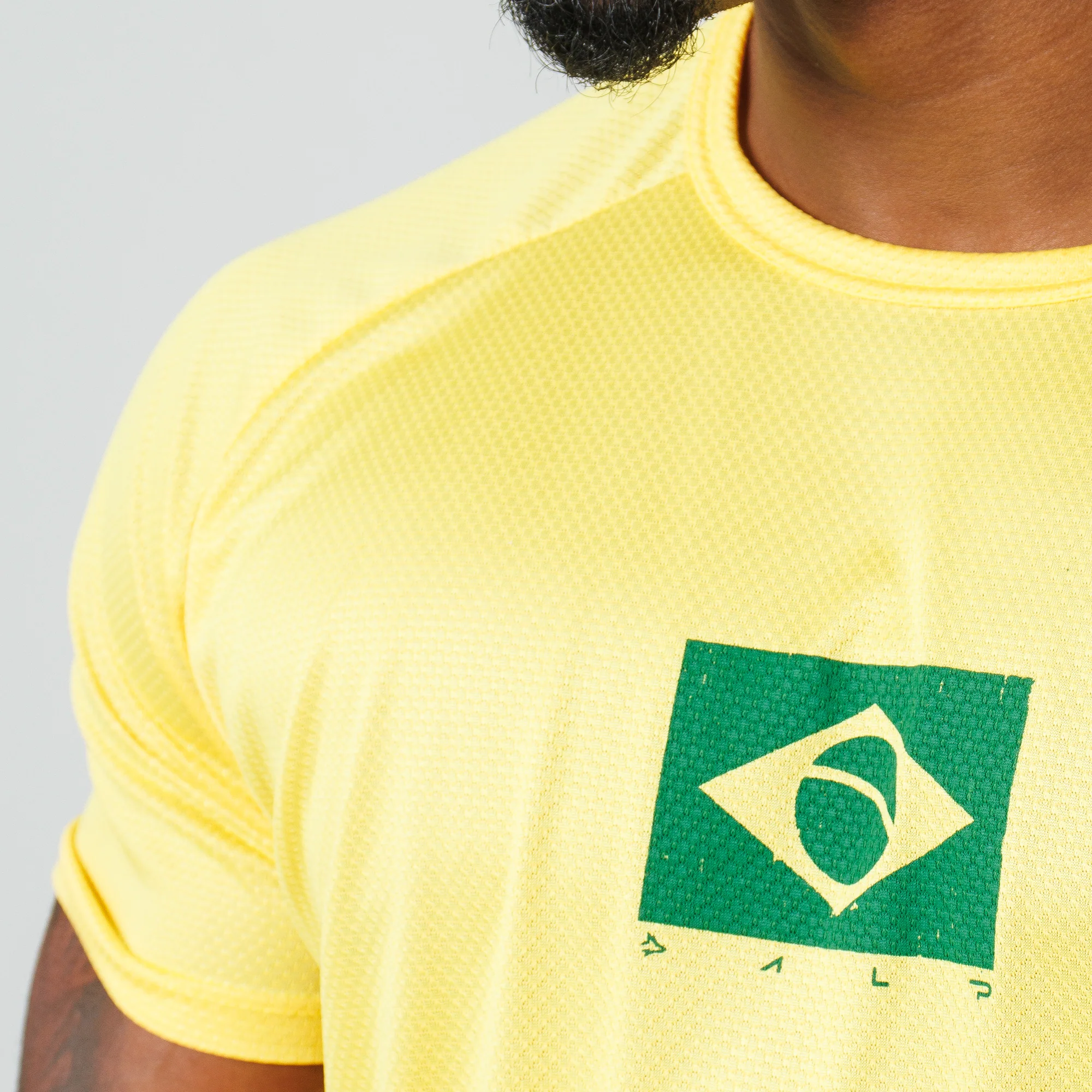 Camiseta Dry Fit Brasão Amarelo Bandeira - Image 4