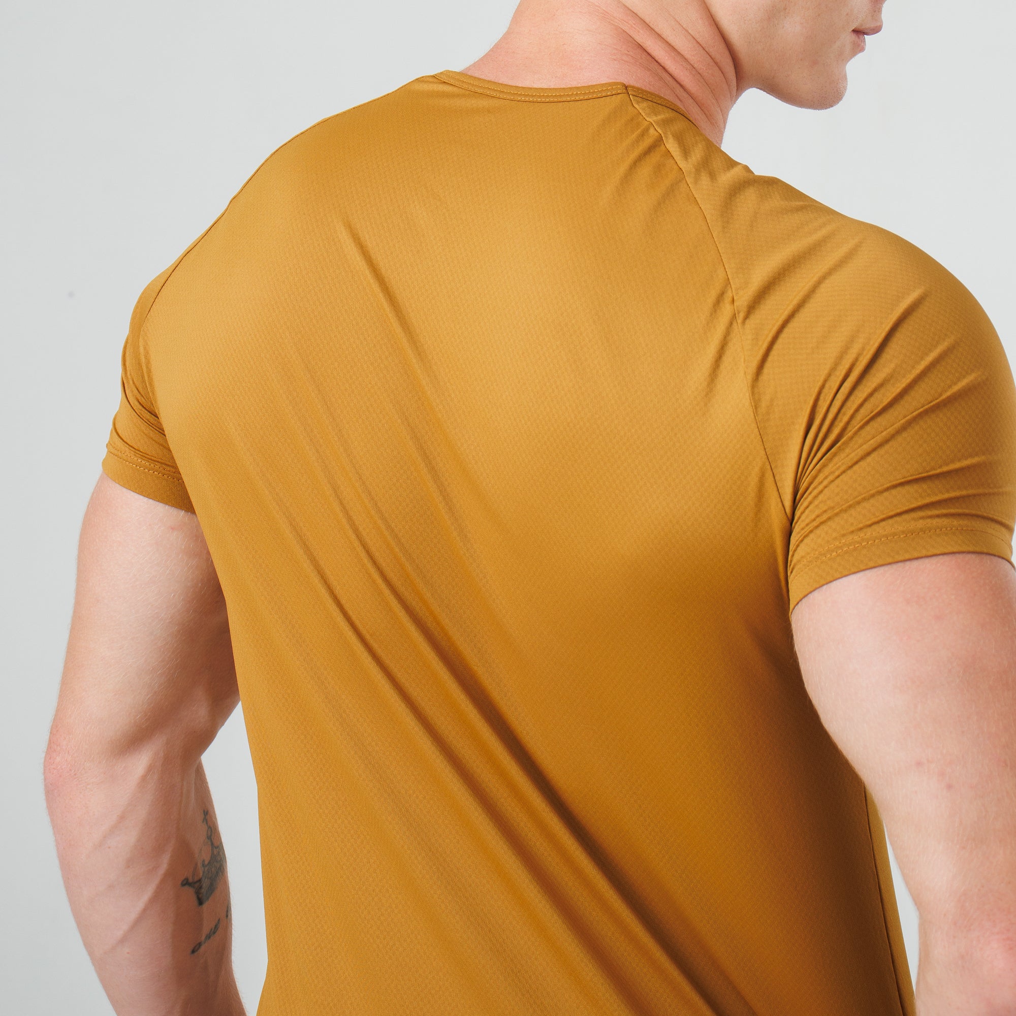 Camiseta Poliamida Arm Fluid Âmbar - Image 9