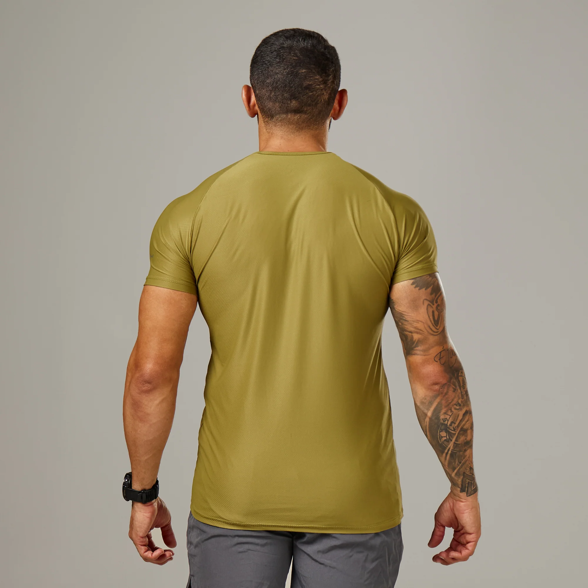 Camiseta Poliamida Arm Fluid Verde Pinho - Image 5